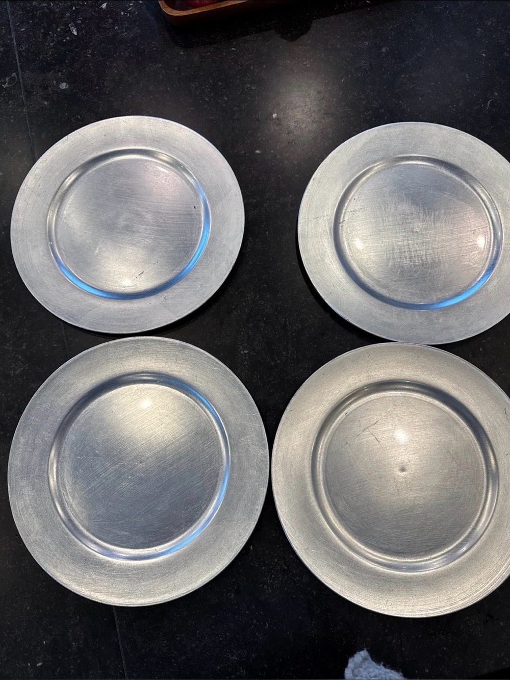 Classic Silver plastic  Charger Plates - Set of 4